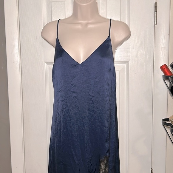 NWT Aritzia Navy Slip Dress with black lace - size XXS - Picture 6 of 8